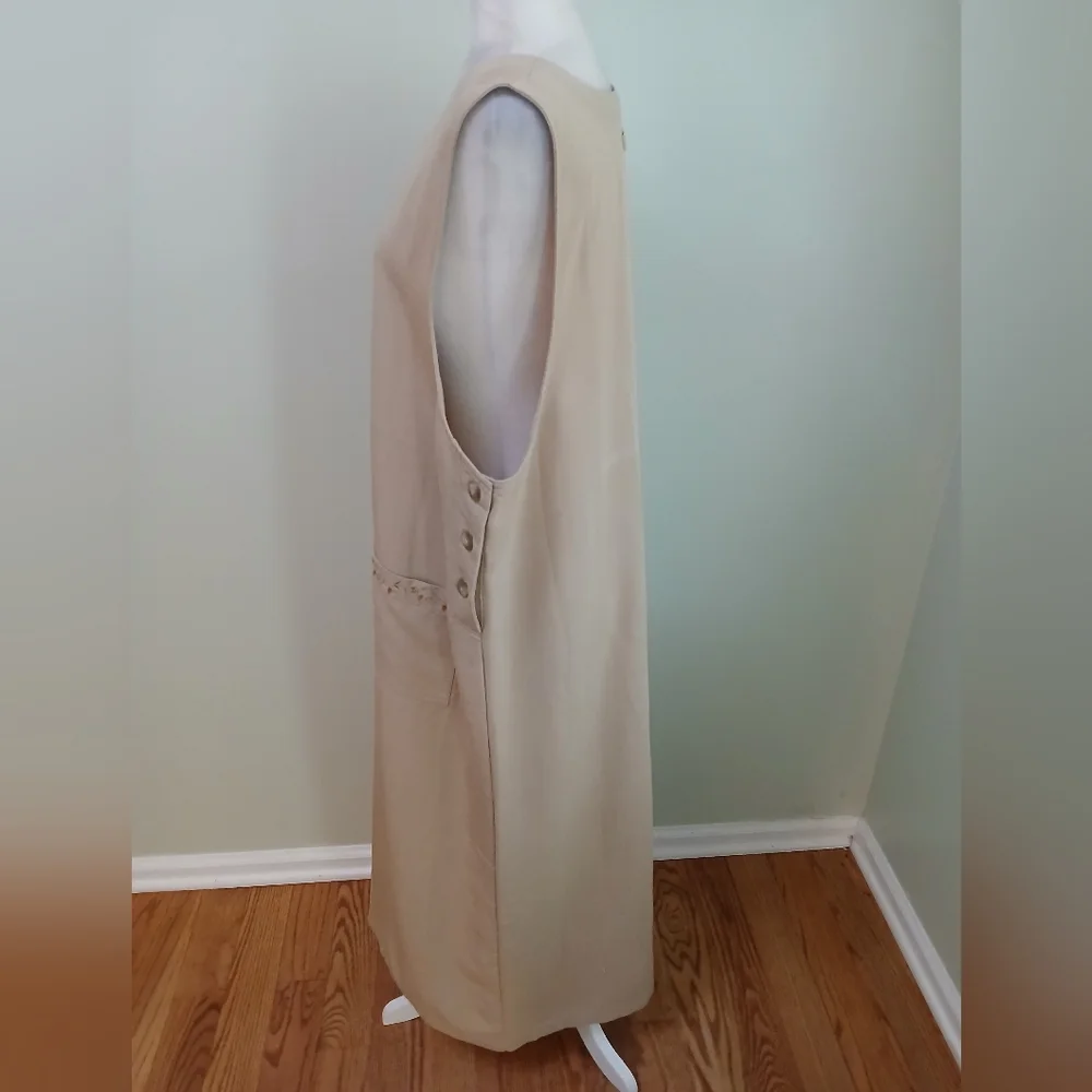 Beige Sleeveless Shift Dress with Pocket Detail - Picture 3 of 7